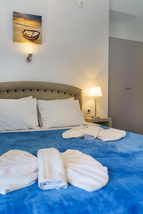 Marousi Suites Perissa  Exteriér fotografie
